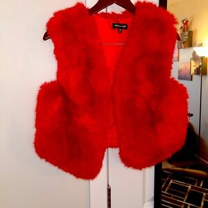 Faux fur vest ❤️